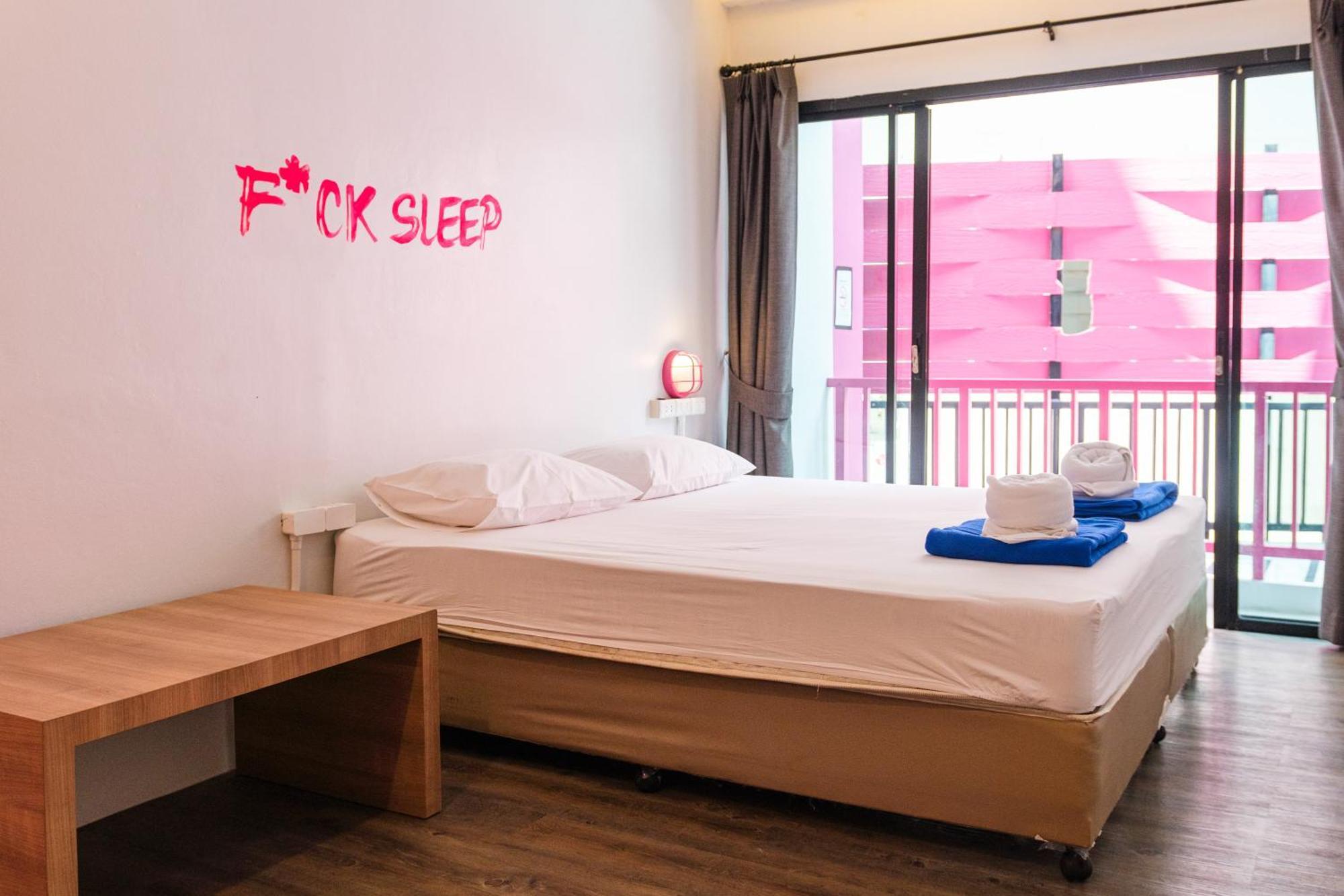 Slumber Surf Phuket Kata Pansiyon Dış mekan fotoğraf
